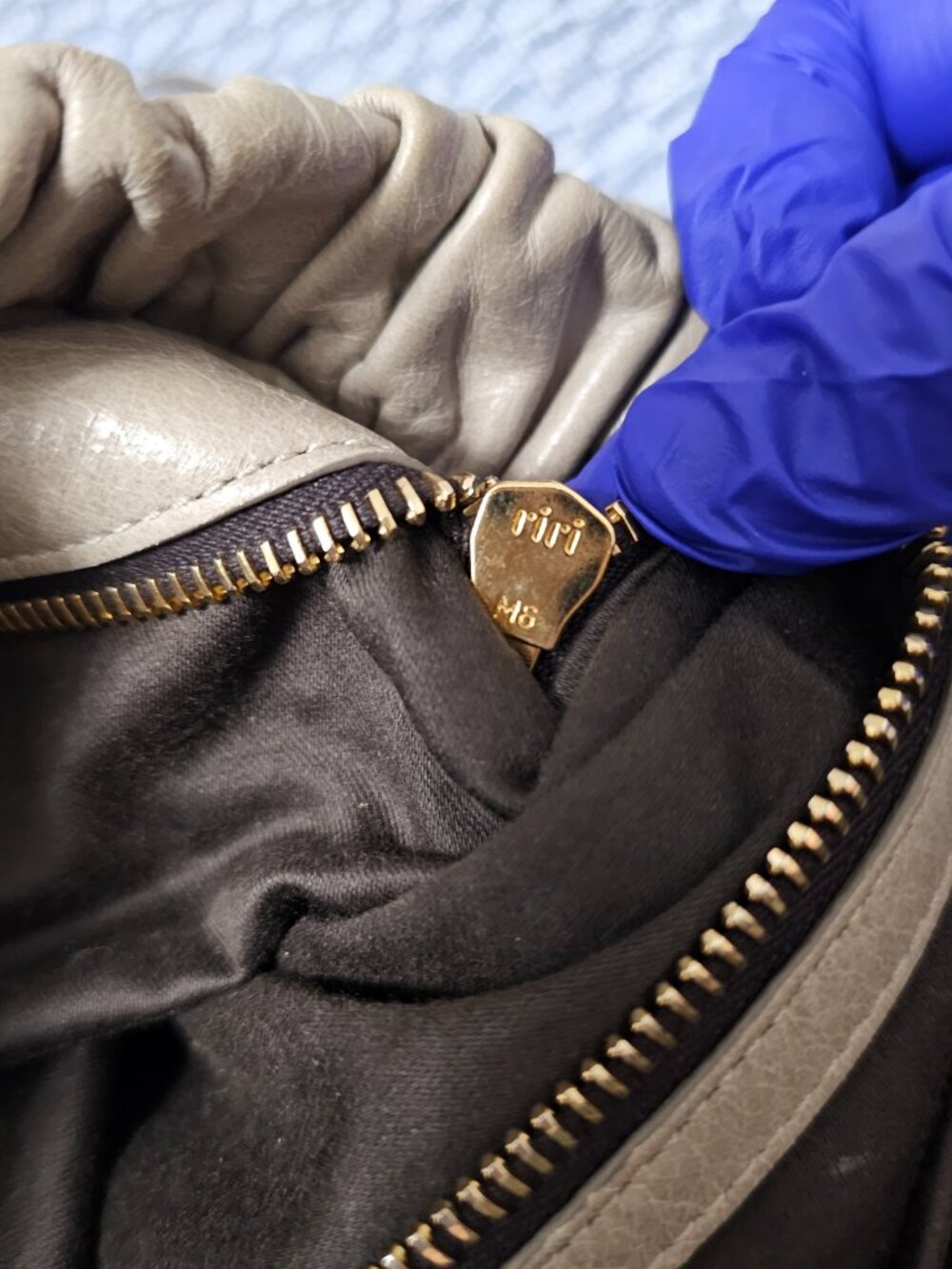 Miu Miu Beige Vitello Leather Handbag with Side Ribbon Made in Turkey No strap - Picture 8 of 10